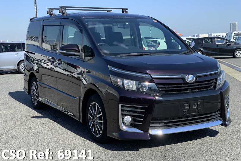 Toyota / Voxy 2014